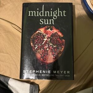 Fifth book out of the twilightht series.